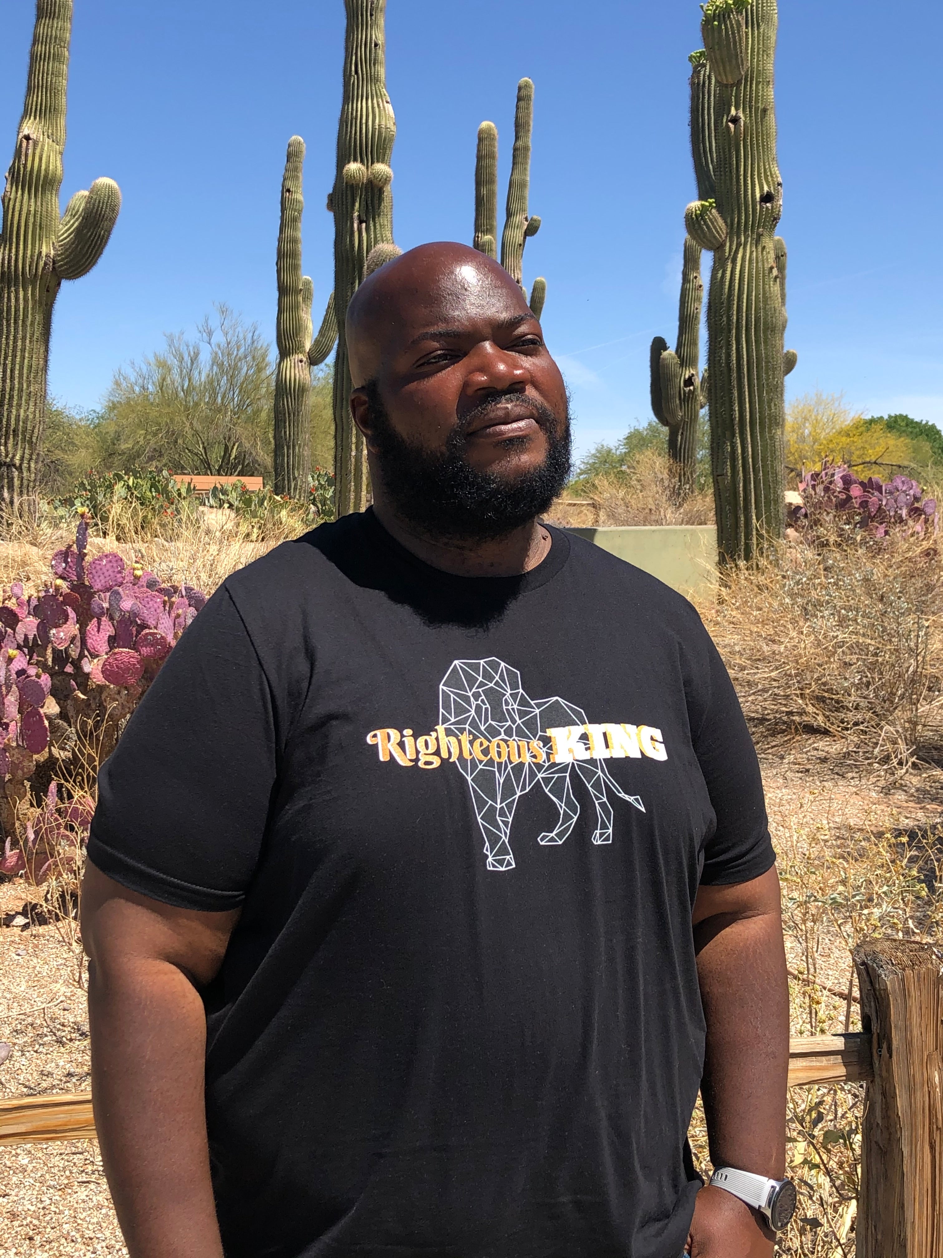 "Righteous King" White and Gold